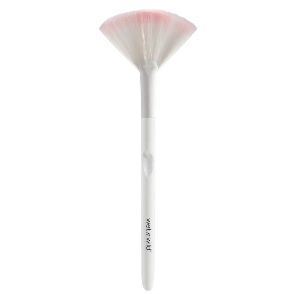 Pincel Leque Vassourinha Wet N Wild Maquiagem - Fan Brush em Oferta na Shopee