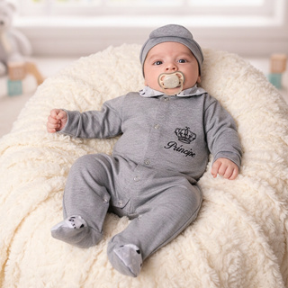 Conjunto Macacão Manga Longa Para Bebê Menino Com Boné Príncipe 02 Peças Cinza em Oferta na Shopee