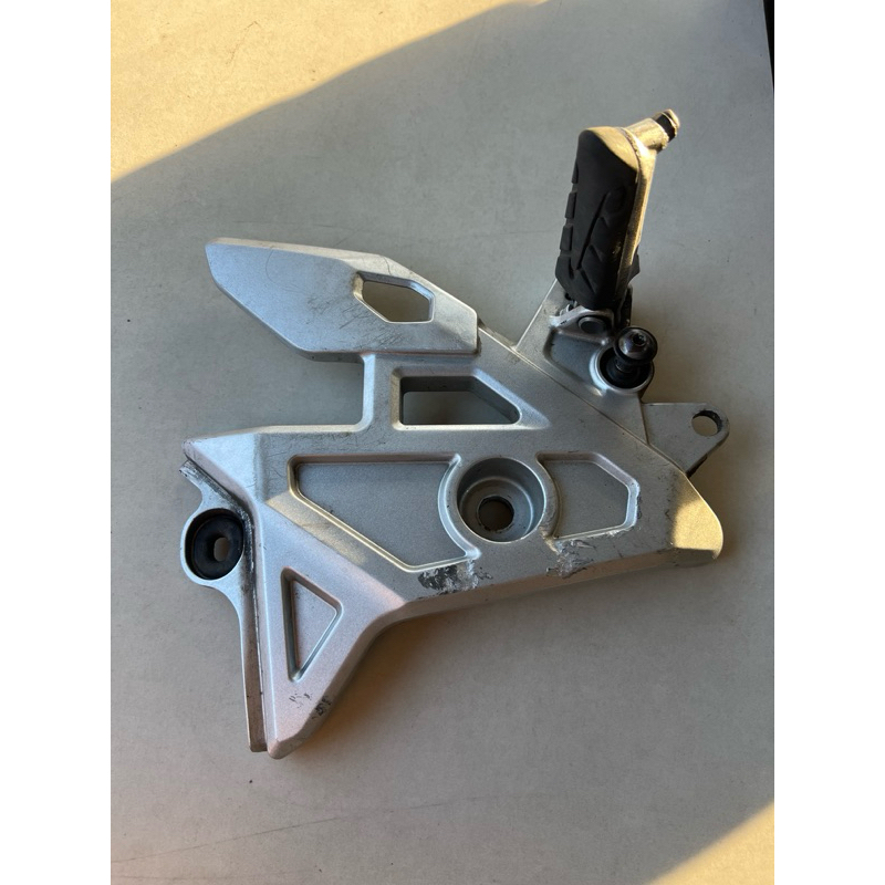 Bacalhau Dianteiro Esquerdo Honda Cb 300f Twister 2023/24 Usado Original