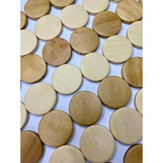 30 unidades Pastilha bolacha de madeira achatada com Furo passante para montagem de colares artesanto em Oferta na Shopee