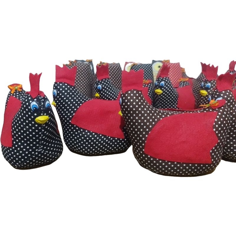 Galinha (pp) peso de porta (sortidas) em Oferta na Shopee