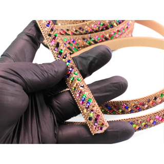 Tira de Strass Meia Cana 13mm Paris - Alta Qualidade - Tira em camurça - 1 metro em Oferta na Shopee