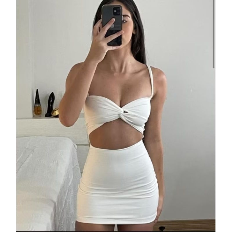 vestido bia 2 em 1,✨ Minivestido  impecável com recorte  na cintura. O nó frontal e o caimento justo criam a silhueta✨💃🤍 em Oferta na Shopee