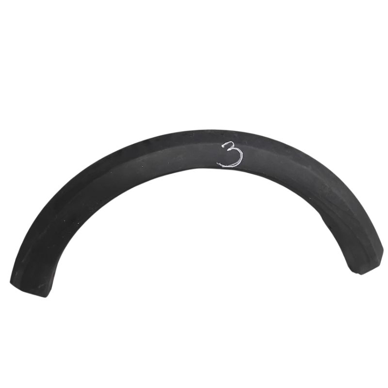 Aplique Paralama D.E Renault Sandero 2008/2013 cod 8200536644 ( Usado )