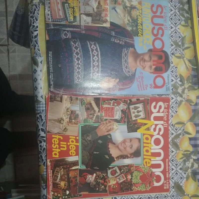 Kit Promoção 2 Revistas Susanna (Texto em Espanhol) Natale idee in festa + Punto Croce/Ano 1997