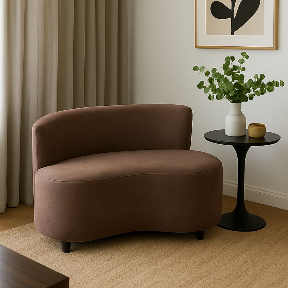 Sofá PUFF Curvo Slim Cloe 100cm – Compacto, Moderno e Confortável Recepção Estofado Corino Marrom