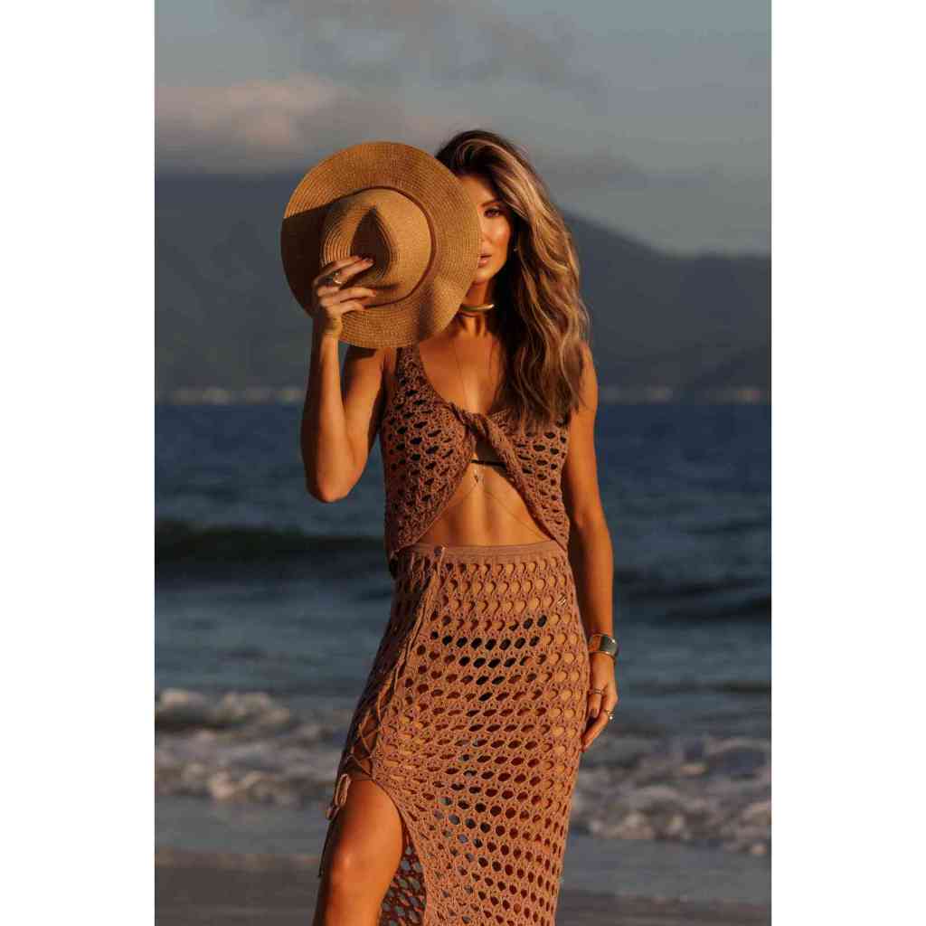 Conjunto Solar Feminino Tricot Crochê Toque Artesanal com Saia Fenda Lateral Amarração