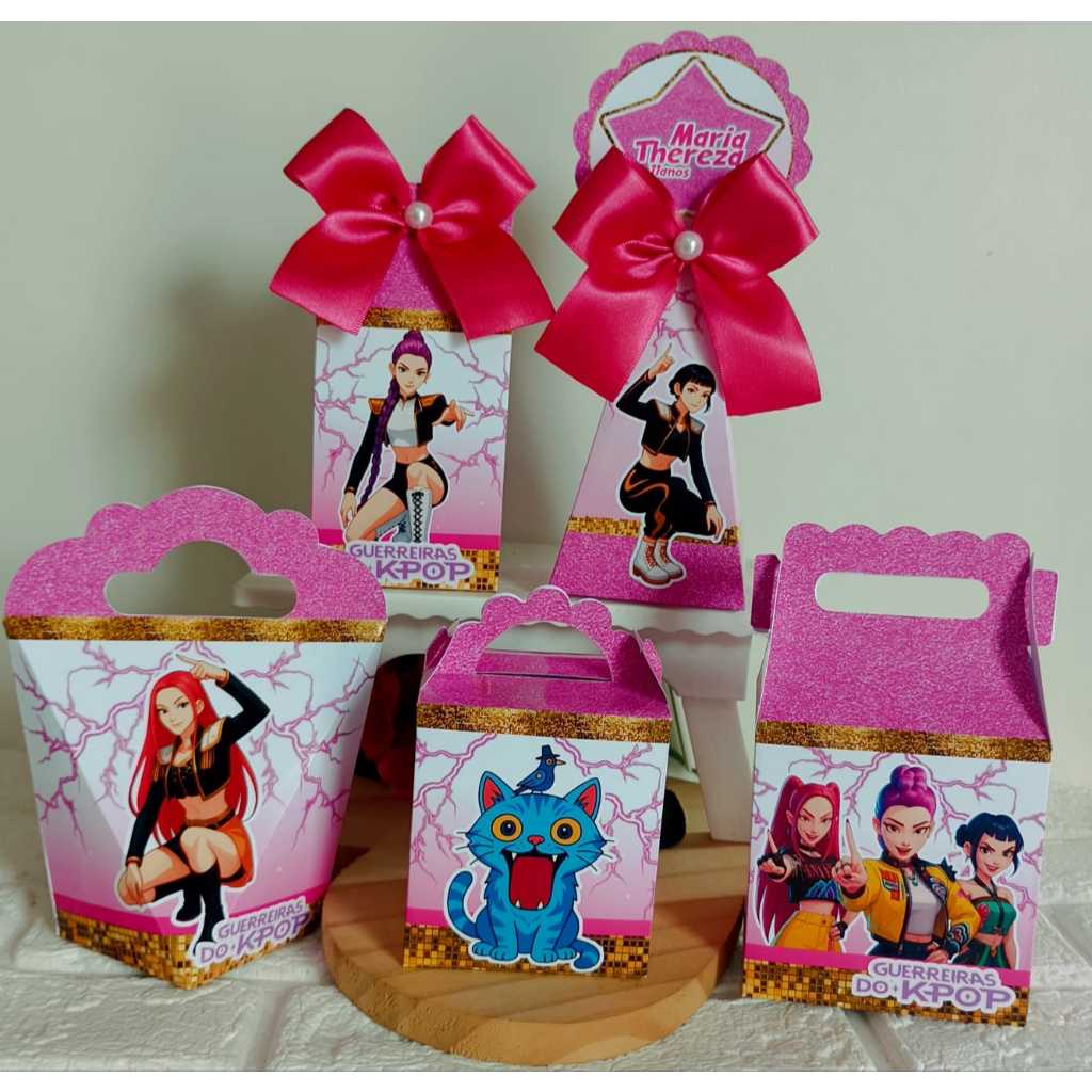 KIT GUERREIRAS DO KPOP, LEMBRANCINHAS GUERREIRAS DO KPOP, DECORAÇÃO GUERREIRAS DO KPOP  (PEGUE E MONTE)