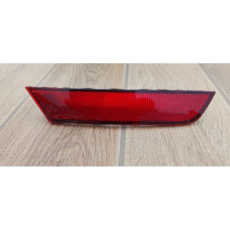 DEFLETOR OLHO DE GATO DO PARA-CHOQUE VW UP LADO DIREITO ORIGINAL