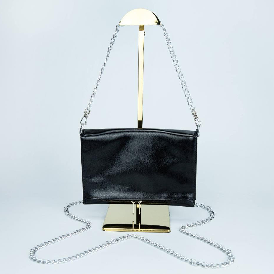 Bolsa Feminina de Ombro e Transversal Duas Correntes Prateada e Couro Sintético Estilo Zadig