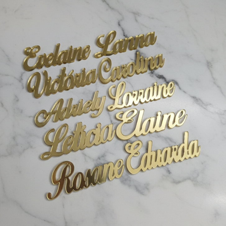 Kit 5 Nomes / apliques  Personalizados em Acrílico Dourado Espelhado 5x2cm laços, lembrancinhas (LEIAM A DESCRIÇÃO)