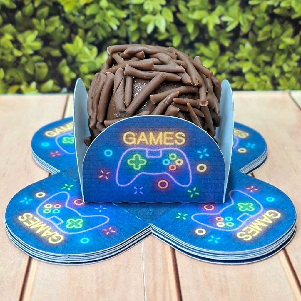 Forminhas 4 Pétalas Personalizada para Doces Brigadeiro, Aniversário, Festa Games