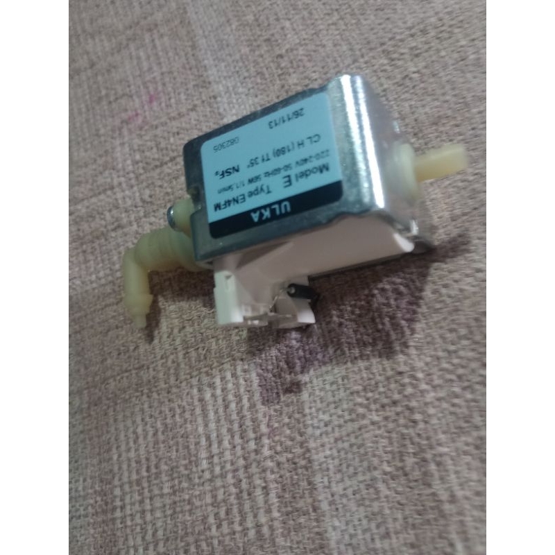 Bomba d'água Cafeteira Nespresso Inissia C40 D40 - 220v