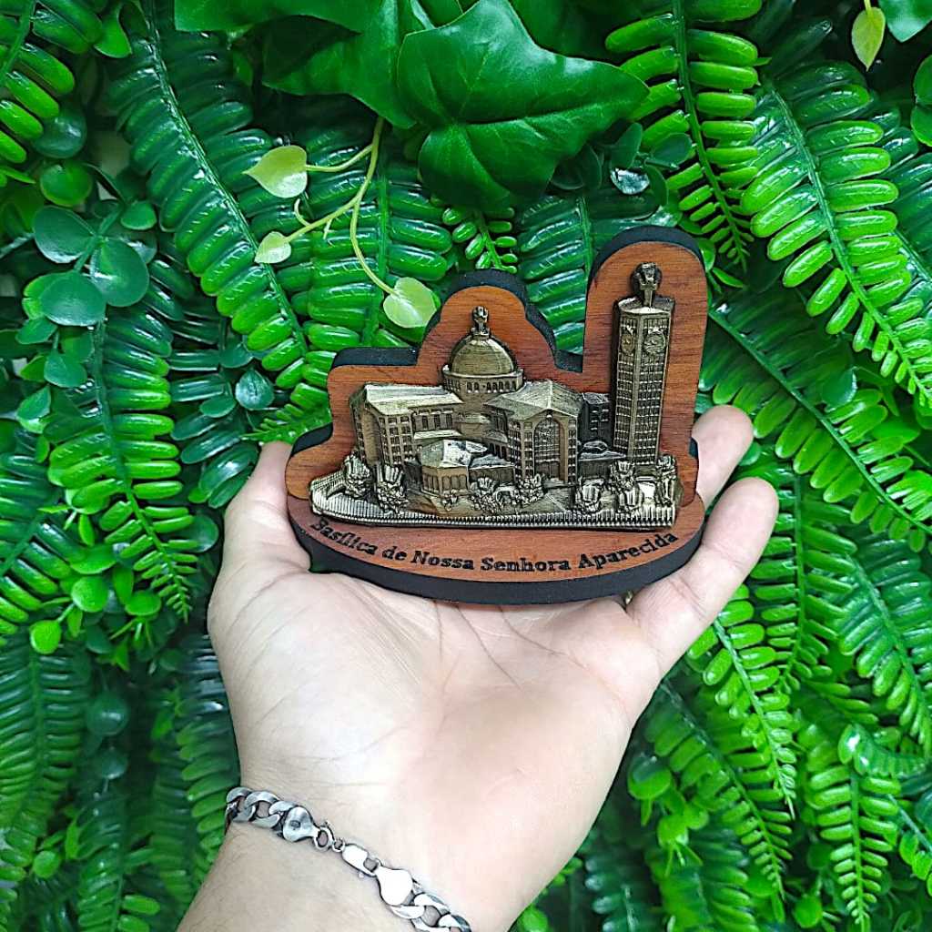 Basílica Nossa Senhora Aparecida Madeira e Bronze Peça artesanal de madeira MDF Decorativo Religioso