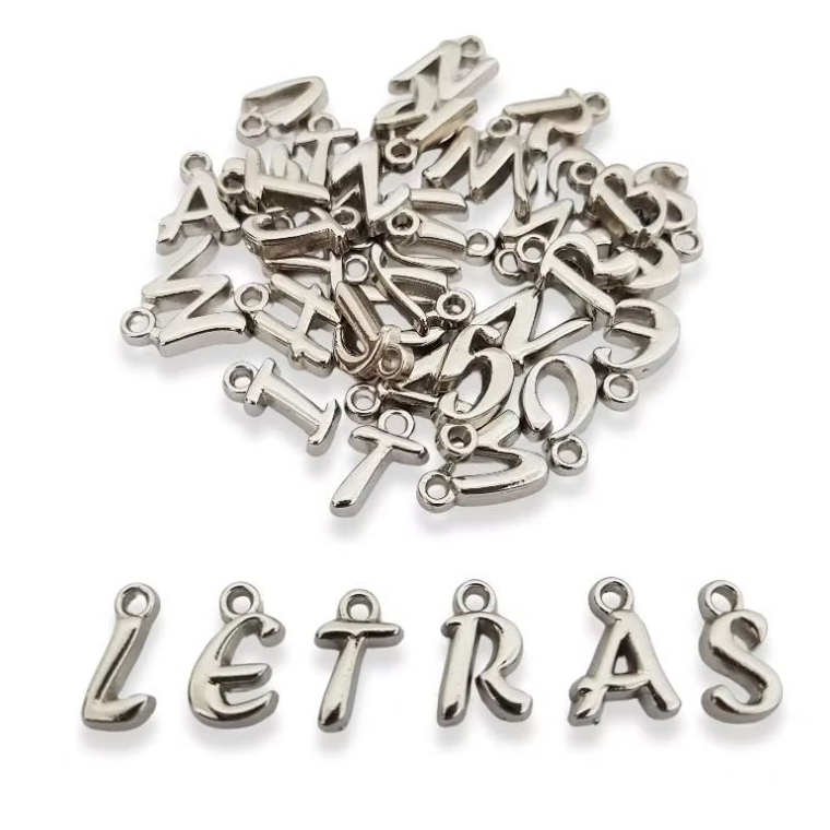 Pingentes Letras de Metal 12mm Kit Sortido 65 unidades em Oferta na Shopee