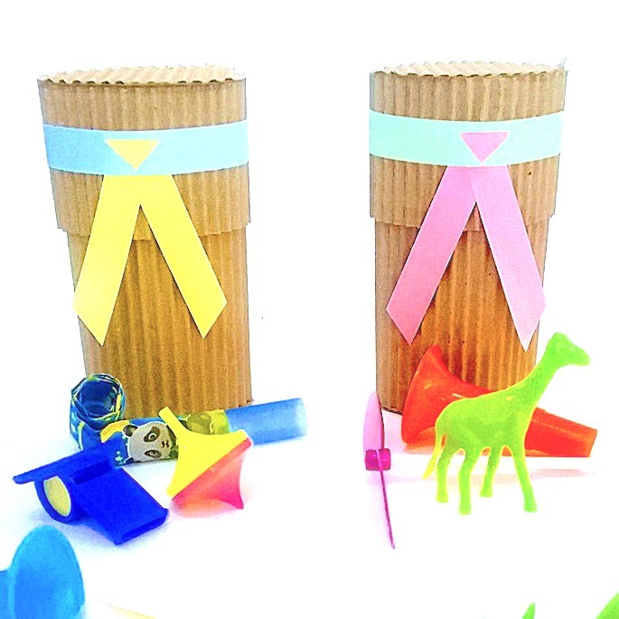 10 Caixinhas Surpresa, Com 3 Lembrancinhas Retro de Aniversário, Cada Caixinha Com 3 mini Brinquedos tradicionais dentro