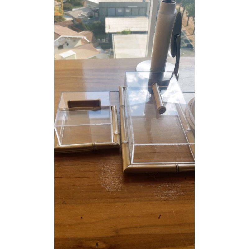 kit com 2 pratos de frios de bambu com tampa de acrílico — imagem 2 de 2