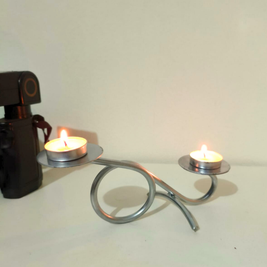 Castiçal Candelabro Porta-Vela Duplo Cromado em Ferro Artesanal Suporte Decorativo  | WitzSmith