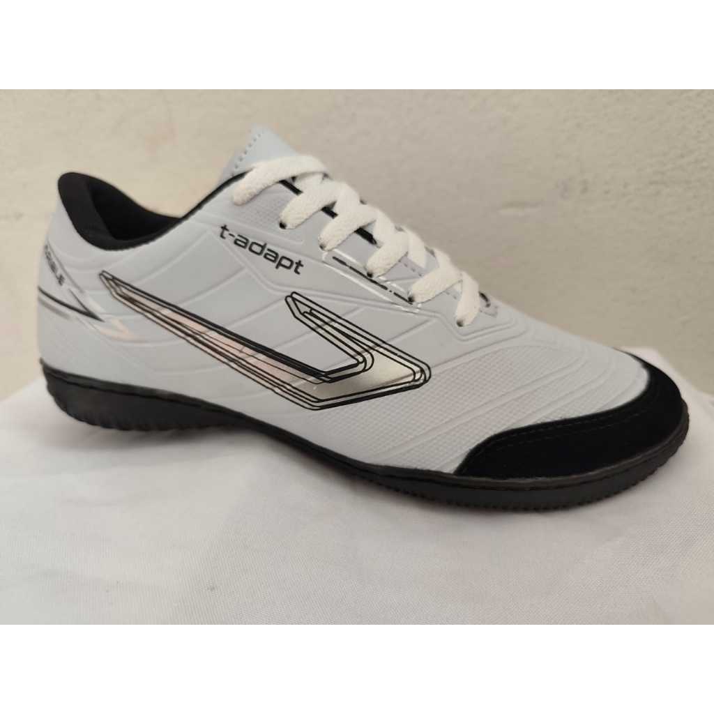 CHUTEIRA TENIS FUTSAL TO Bco/pto QUADRA SALAO ESPORTE FUTEBOL