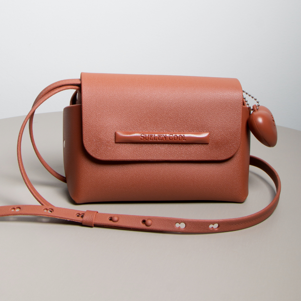 Bolsinha Feminina Pequena Suellen com Coração – Clutch, Necessaire Porta Maquiagem Ventura Premium