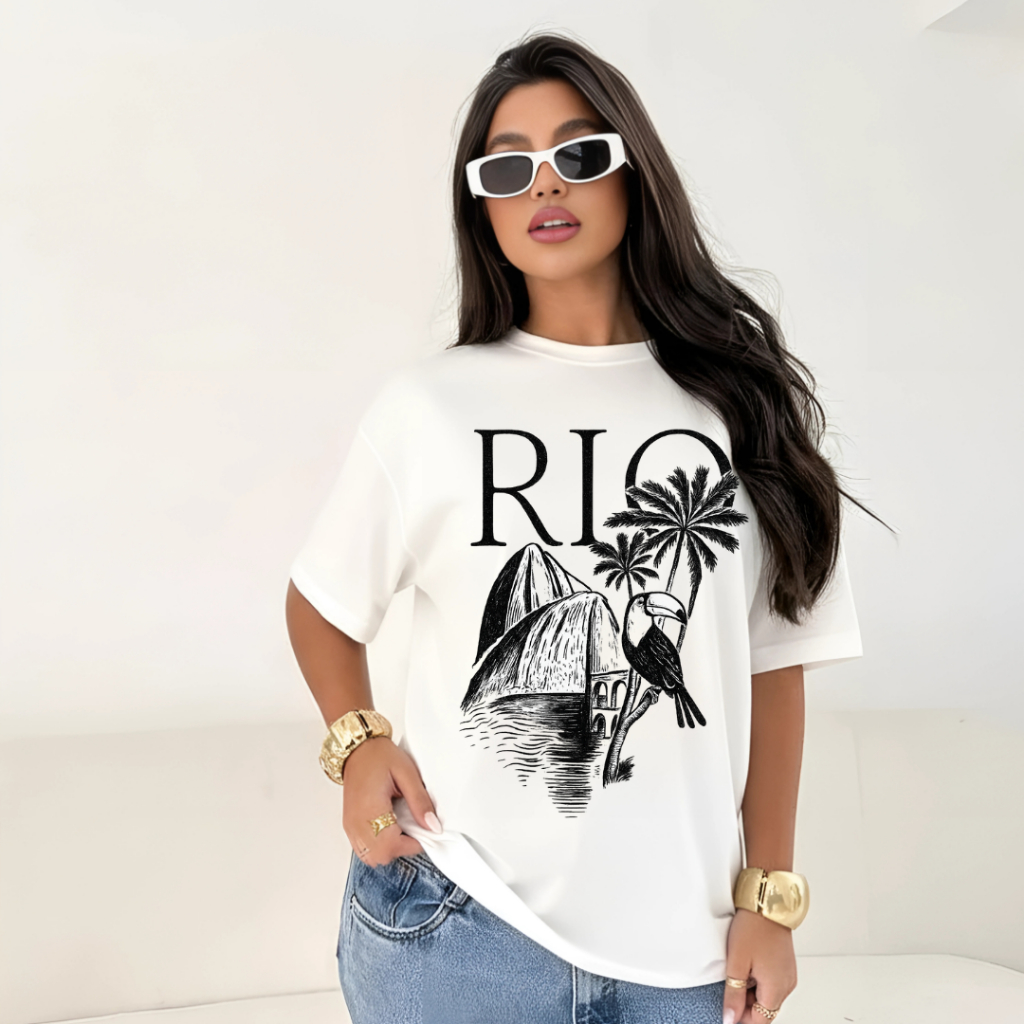 T-Shirt Feminina RIO Pão de Açúcar Pôr do Sol Preto e Branco Algodão Minimalista Estilosa 100% Algodão PREMIUM