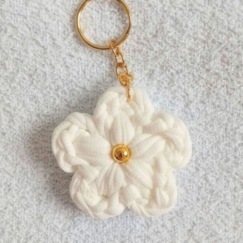 Chaveiro de Flor, Chaveiro Margarida, em Fio de malha, para lembrancinhas 10,20,30,40,50 em Oferta na Shopee