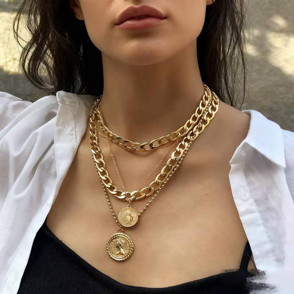 Colar multicamadas, design de nicho retrô simples, alta qualidade, estilo europeu e americano em Oferta na Shopee