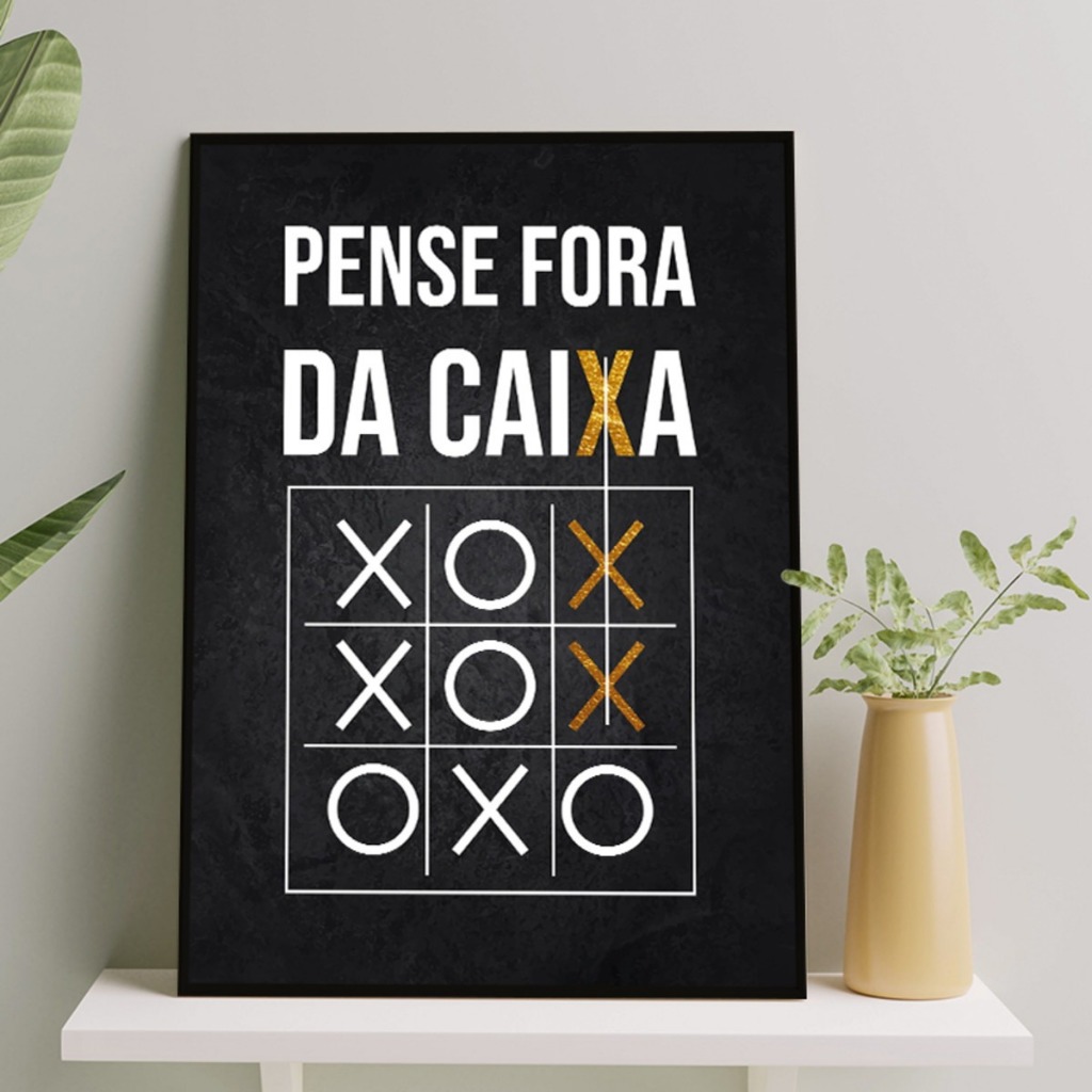 Placa Decorativa 80x60 MDF Pense Fora da Caixa Criatividade Jogo da Velha Preto e Branco Decoração Escritório Sala