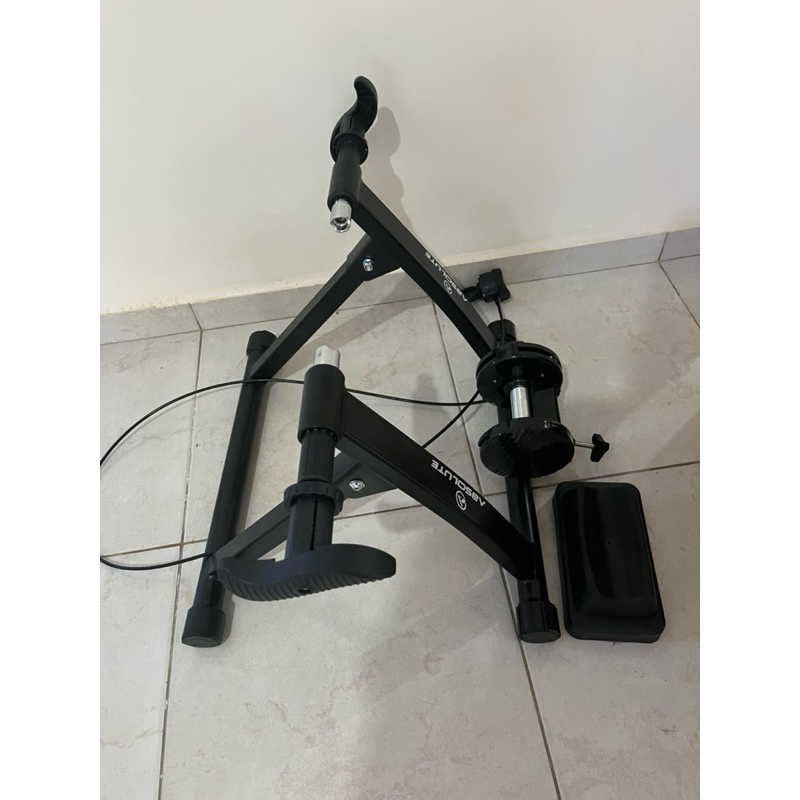 Rolo de Treino magnético Wild 8 + apoio roda (usado em condições de novo)