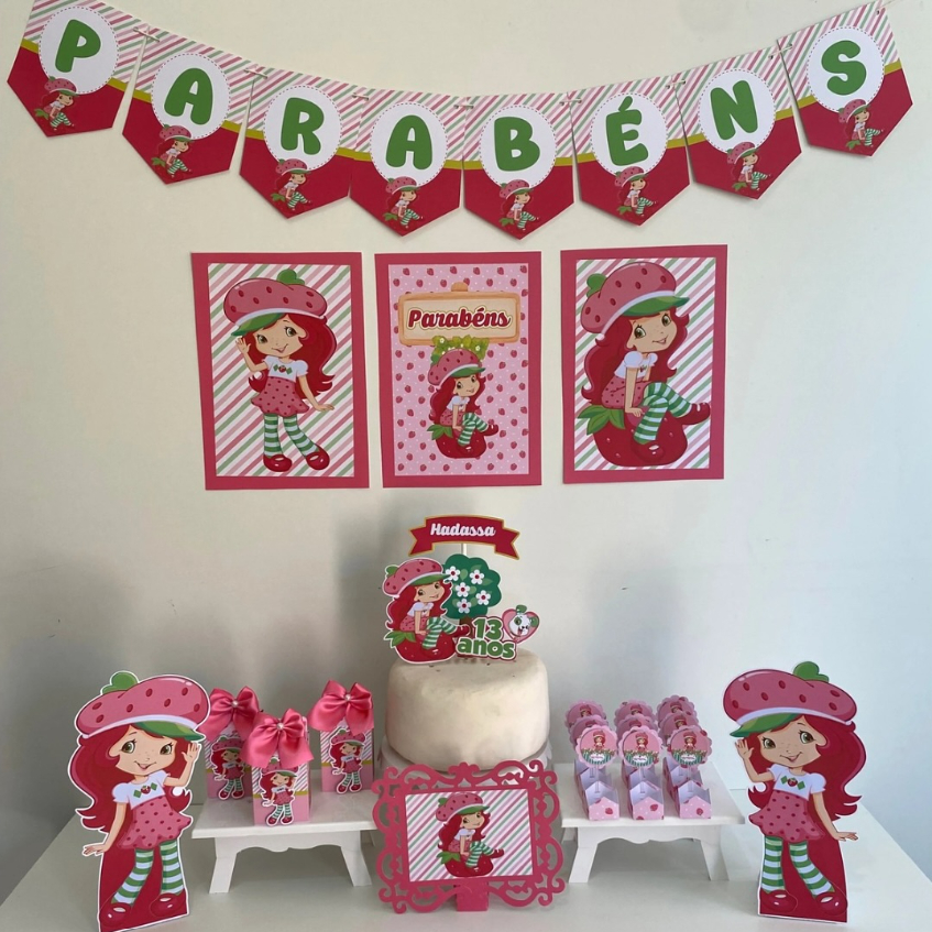 Kit Festa Moranguinho adulta Personalizado | Só Bolinho | Mesversário | Aniversário Decoração Casa e Escola