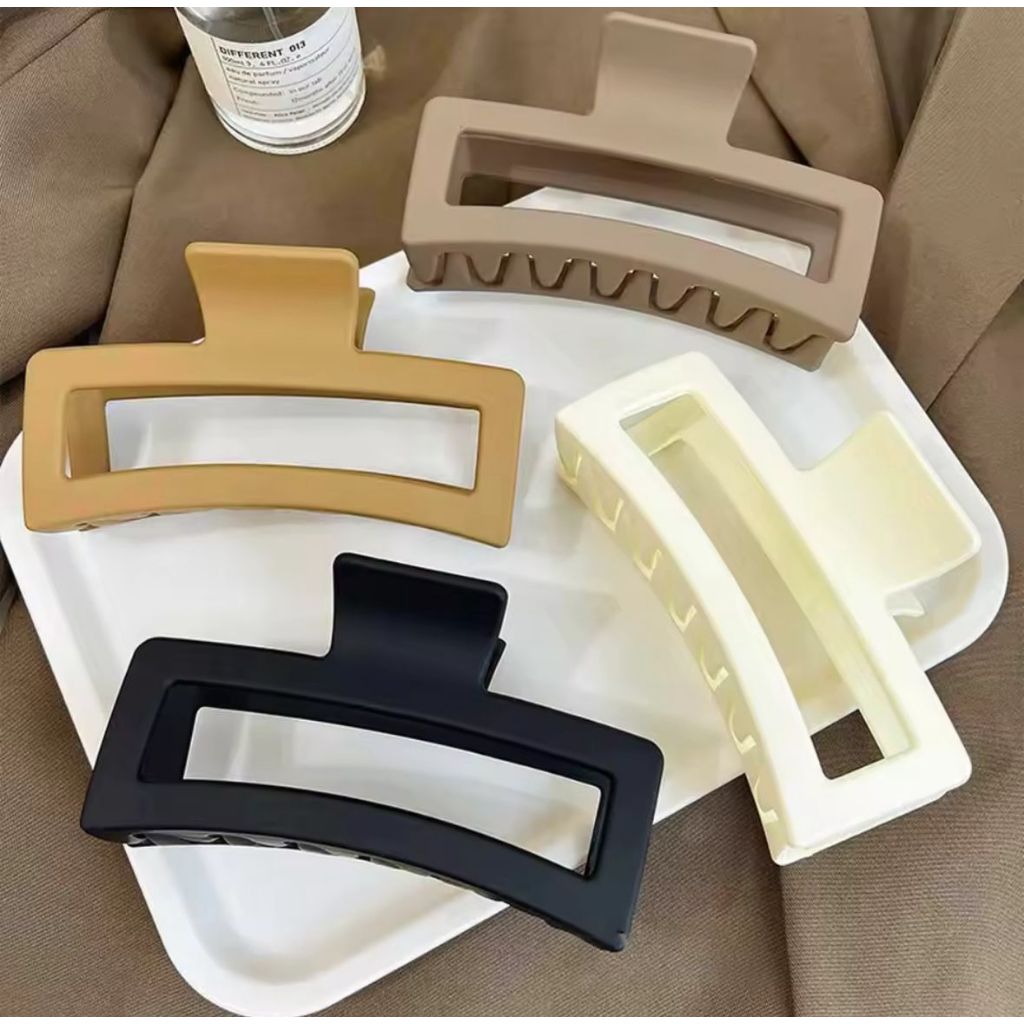 KIT Presilha, Piranha, Pregador de Cabelo Grande Feminina Antiderrapante Clássica – Acessório Elegante, Minimalista em Oferta na Shopee