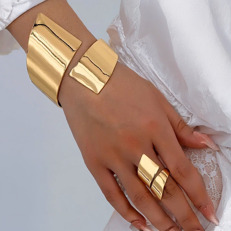 1 Conjunto Joias Bracelete e Anel Geométrico Dourado e prata em Oferta na Shopee