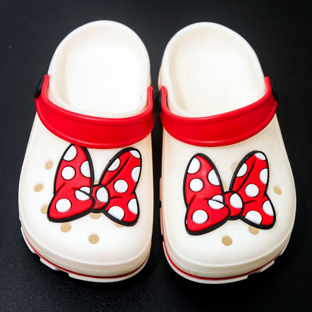 Babuche Infantil Menina Sandália Delicado Laço Branco Vermelho Leve Personagem