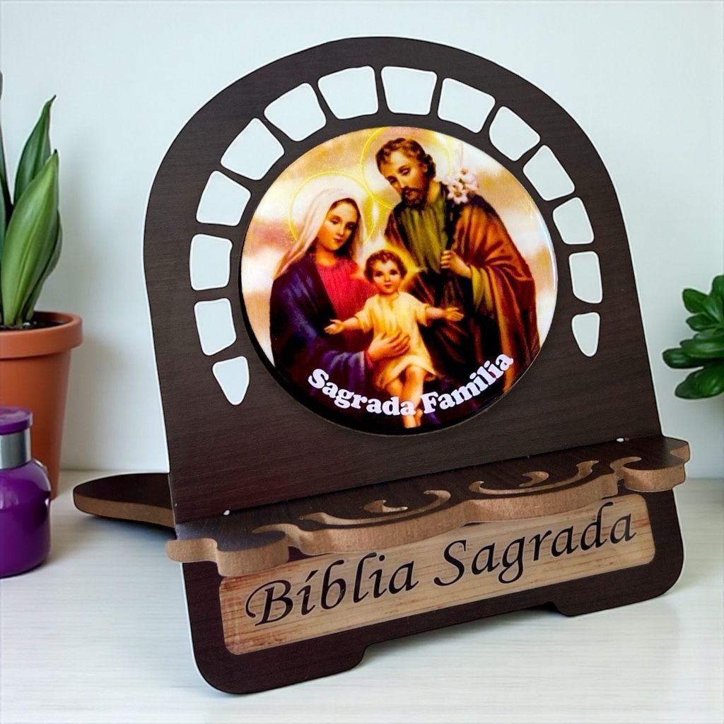 Porta Biblia Sagrada Familia Madeira Grande 30cmx24cm em Oferta na Shopee