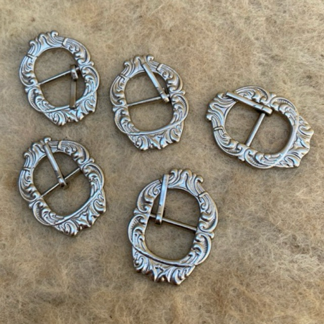 fivela replica de alpaca n•111, zamak, traias, chaveiros, bandinhas de chapéu.