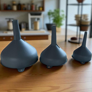 Kit com 3 Funil de plástico tamanho P M G uso em Geral e também em cozinha e oficinas. em Oferta na Shopee