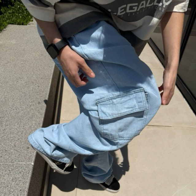 Calça cargo STREETWEAR JEANS  clara larga com cordão de ajuste