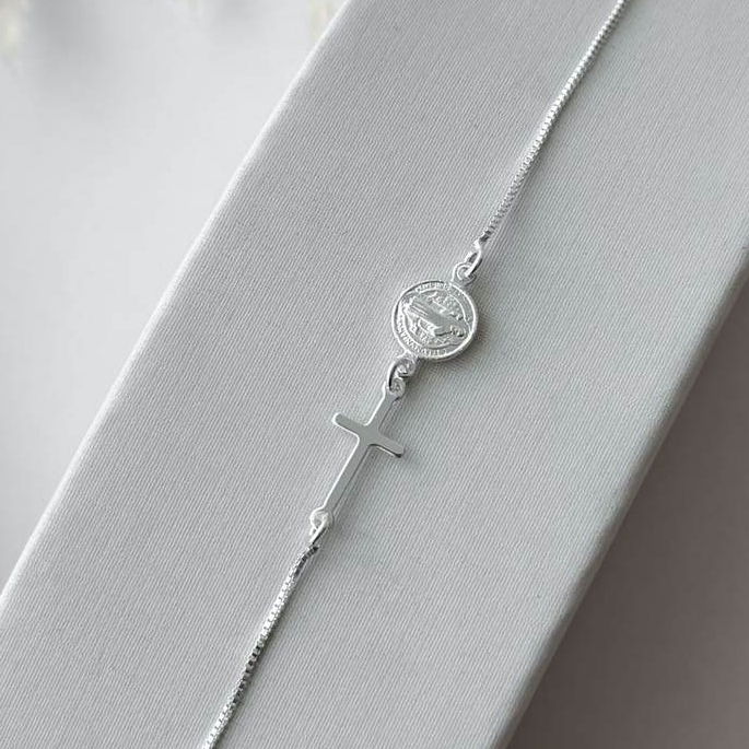 Pulseira Cruz São Bento Banhada a Prata 925 Feminina Proteção Fé Religiosa