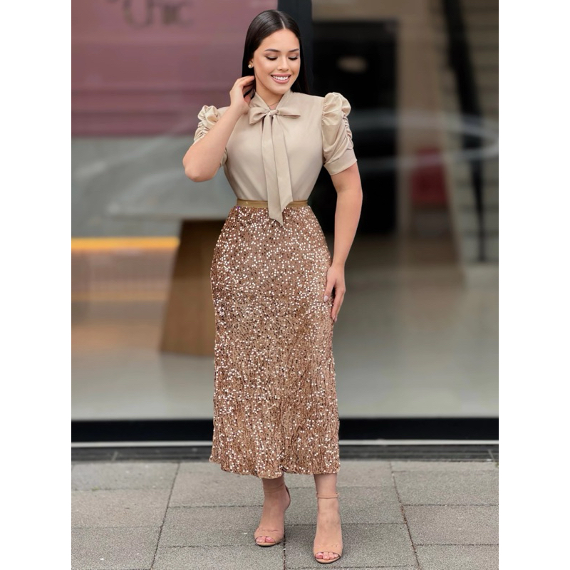 Saia midi em Veludo com Paetê moda evangélica feminina elegante