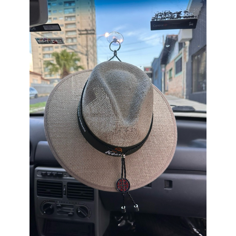Suporte para Chapéu Veicular Carro Camionete com ventosa Caminhão Country Porta Acessórios Presente Barato