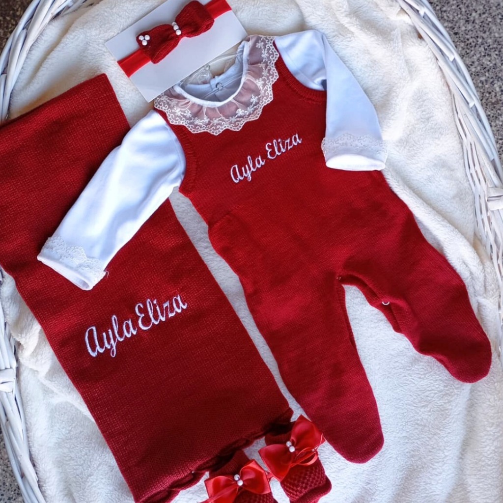 Saída Maternidade Tricot Personalizada com Nome Bordado vermelha