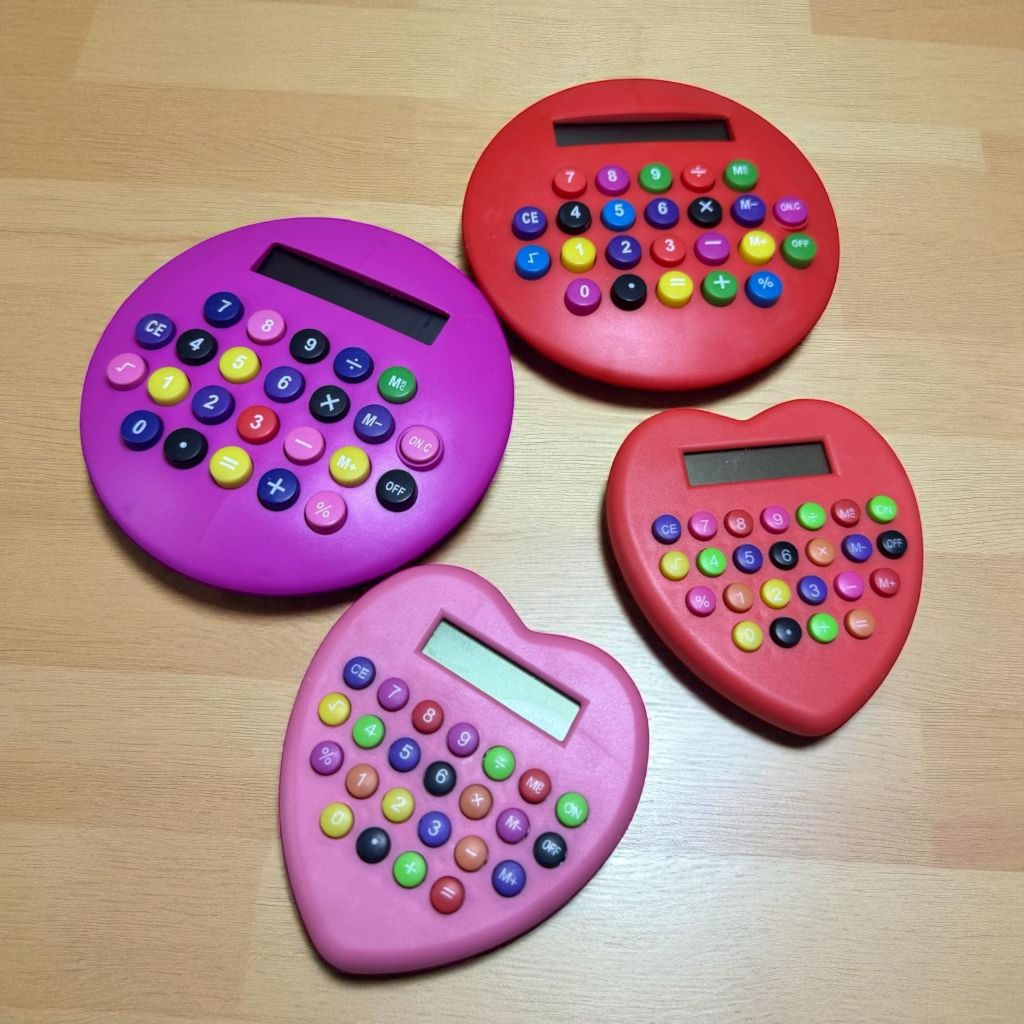Calculadora Colorida Eletrônica De Mesa Com 8 Dígitos Formato Coração E Redondo p/ Escola e Escritório