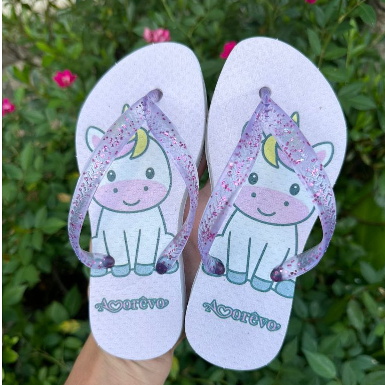 Chinelo de Dedo Infantil  Tira Glitter Promoção Amorêvo Lançamento Estampa de Bichinhos Divertida