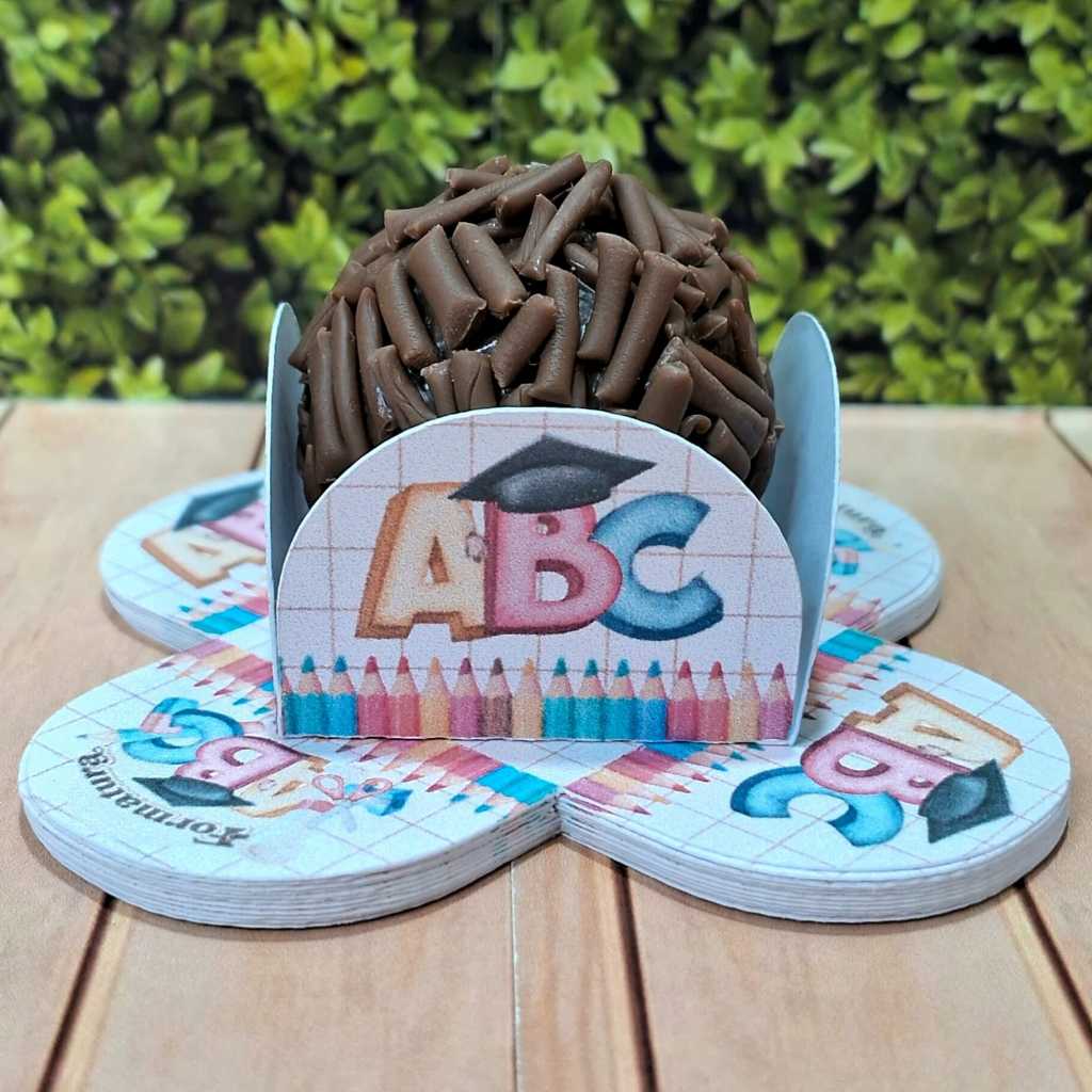 Forminhas 4 Pétalas Personalizada para Doces Brigadeiro, Aniversário, Festa Formatura Infantil ABC
