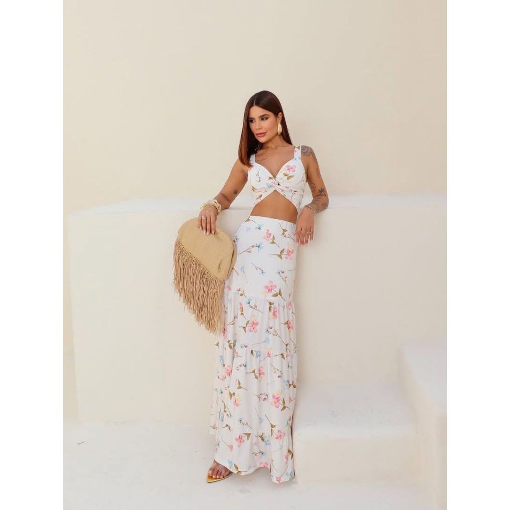conjunto feminino cropped e saia longa, ideal para looks de verão ou eventos ao ar livre em Oferta na Shopee