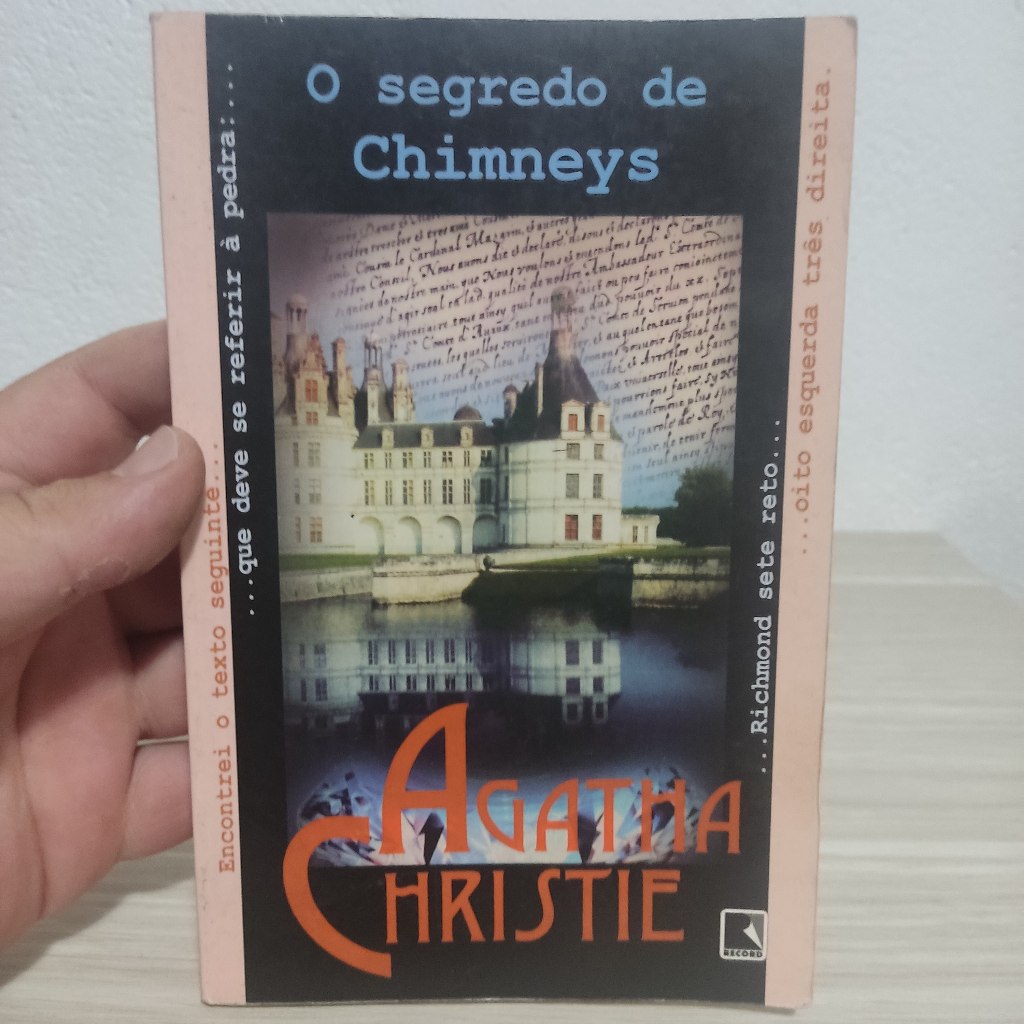 Livro - O Segredo De Chimneys, por Agatha Christie, Usado, Em Bom Estado, Manchas nas bordas, veja as fotos