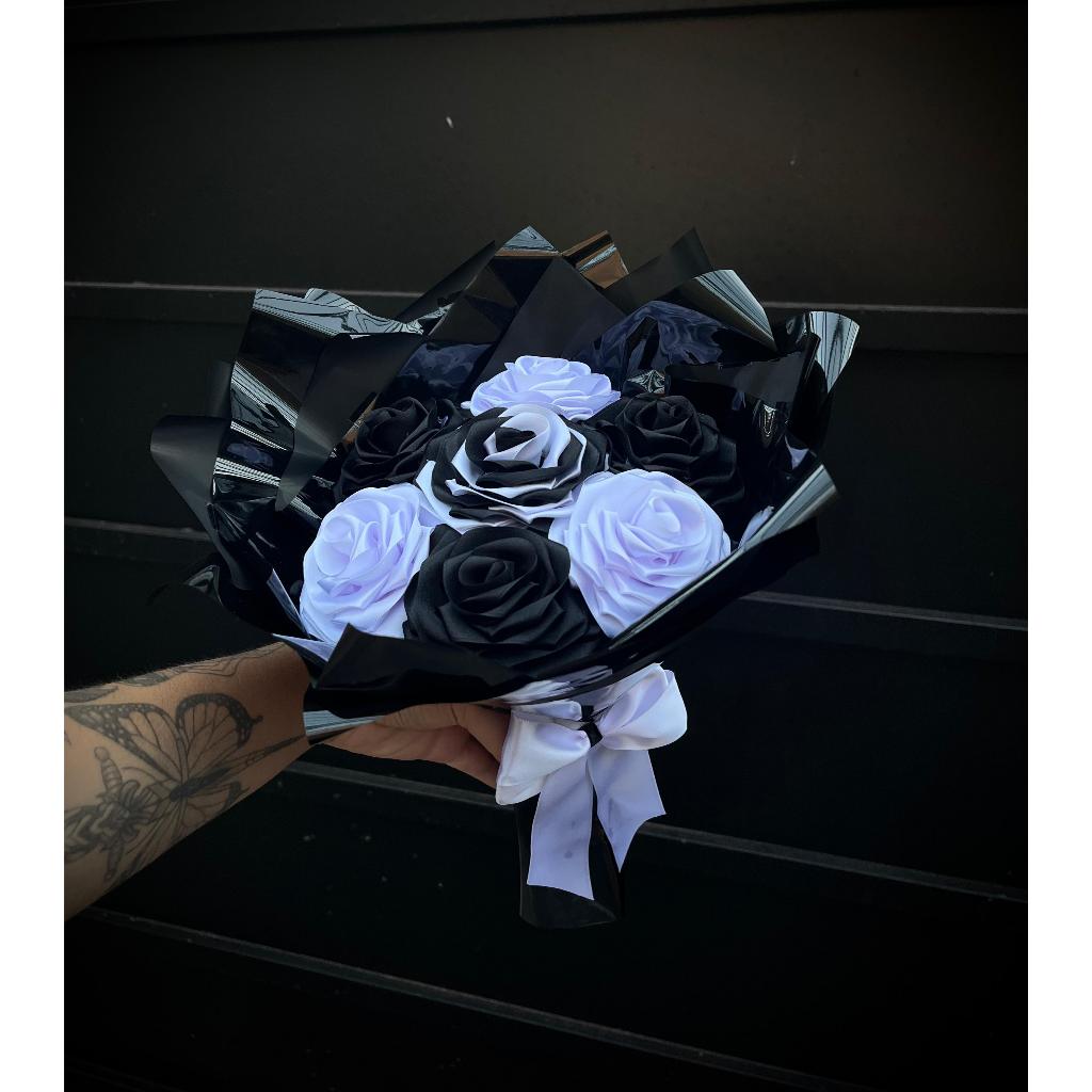 Buquê Preto de Cetim: Onde Comprar | BuscaProdutos