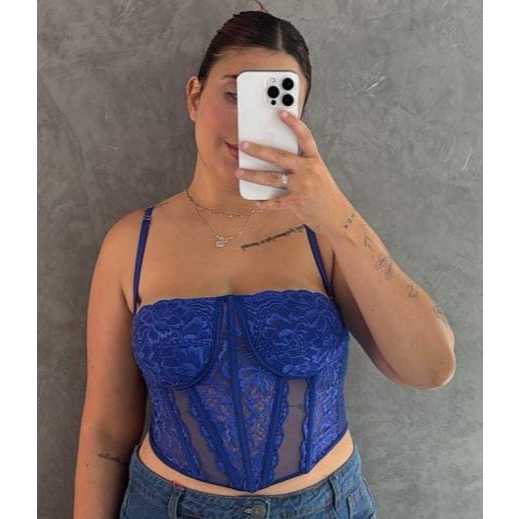 Corselet de renda e tule com amarraçáo