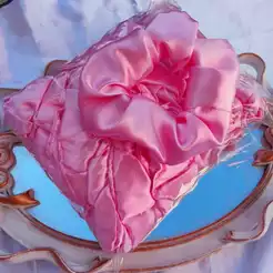 Xuxinha Scrunchie de Cetim Lacinho Xuxa Cabelo Mimo, Presente, Brinde, Lembrancinha