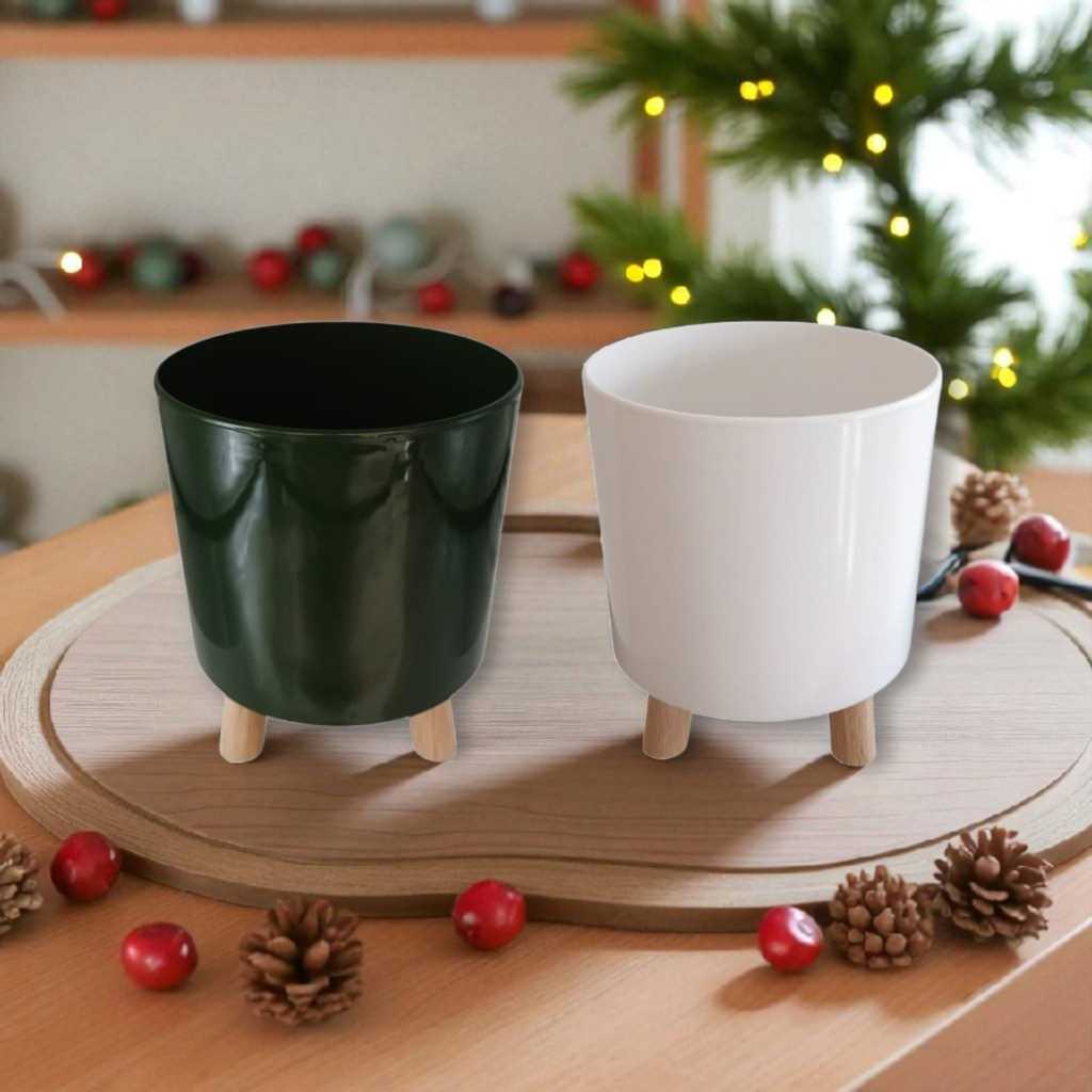 Kit com 2 cores Verde e Branco vaso cachepot plastico com pés de madeira  para Orquídeas e Plantas Pequenas e Decoração